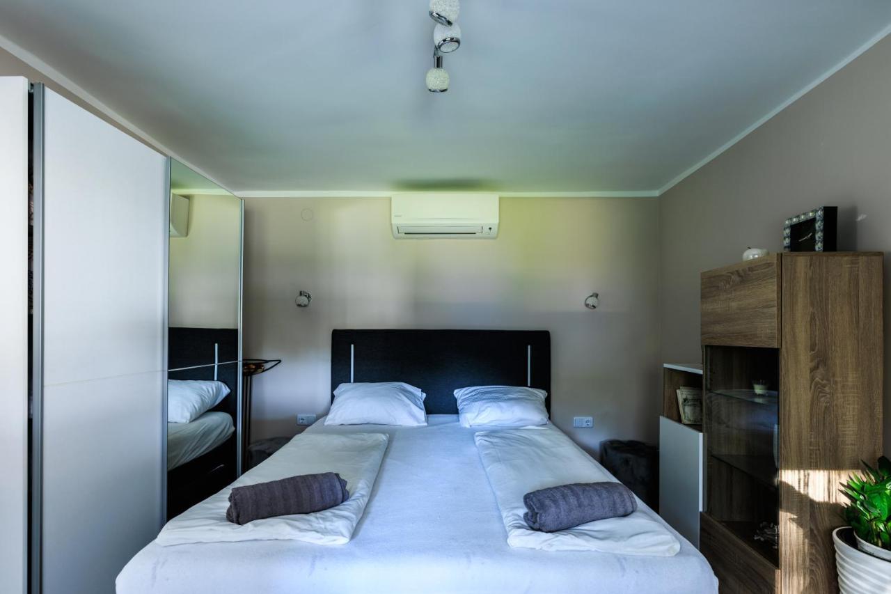 Fekete Orchidea Apartman Балатонкенезе Экстерьер фото
