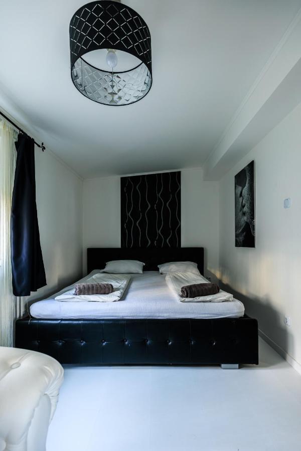 Fekete Orchidea Apartman Балатонкенезе Экстерьер фото