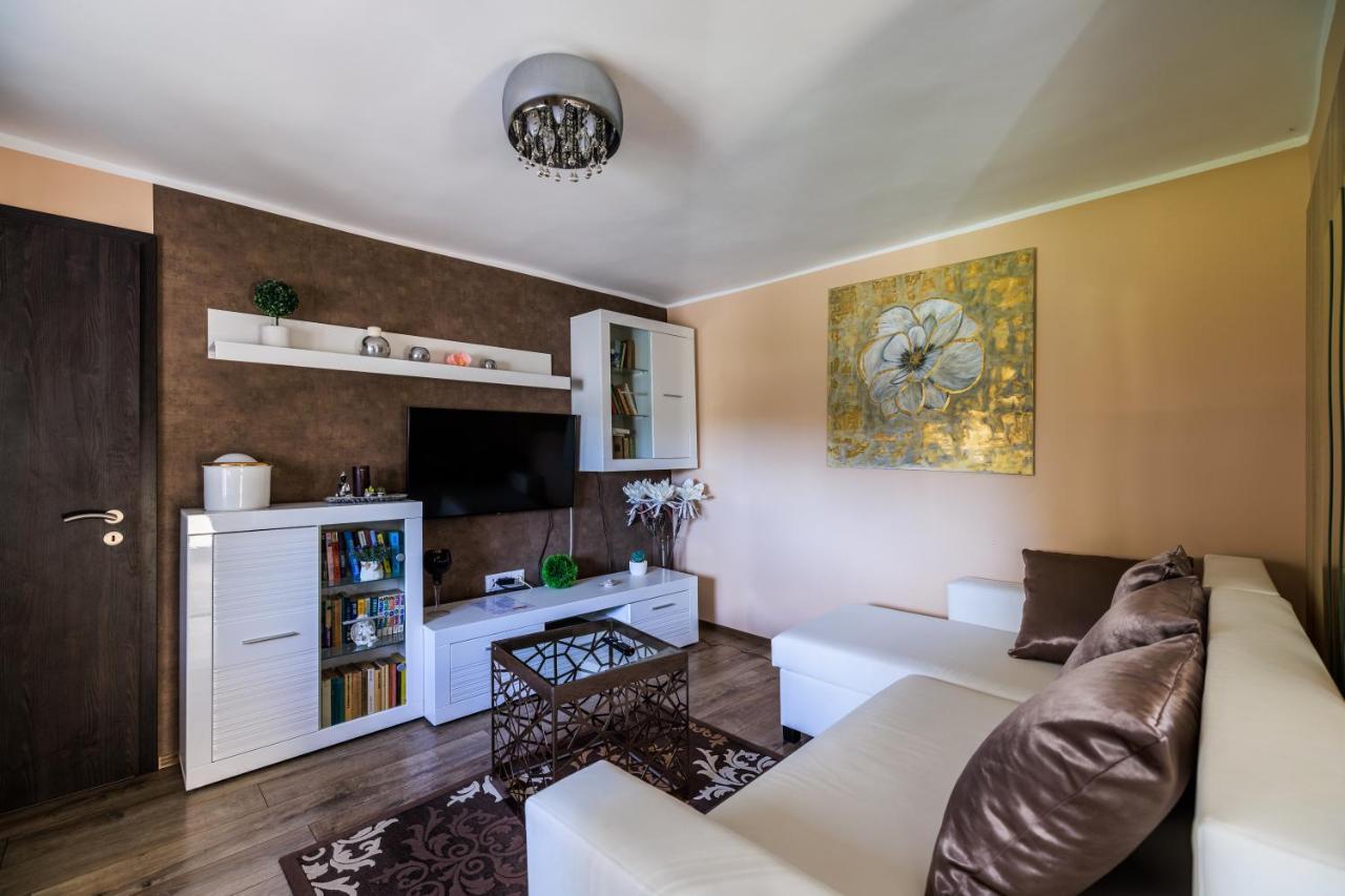 Fekete Orchidea Apartman Балатонкенезе Экстерьер фото