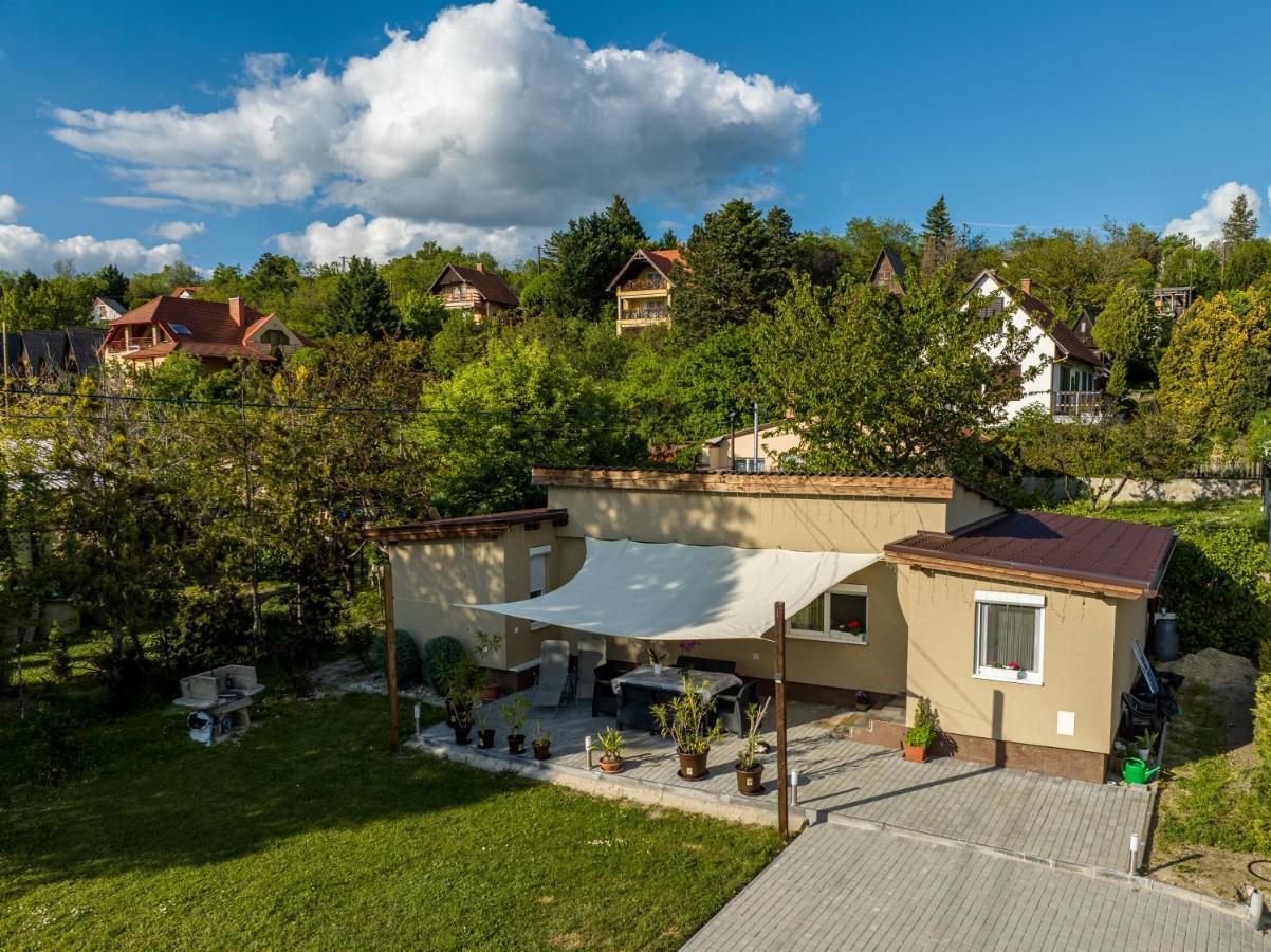 Fekete Orchidea Apartman Балатонкенезе Экстерьер фото