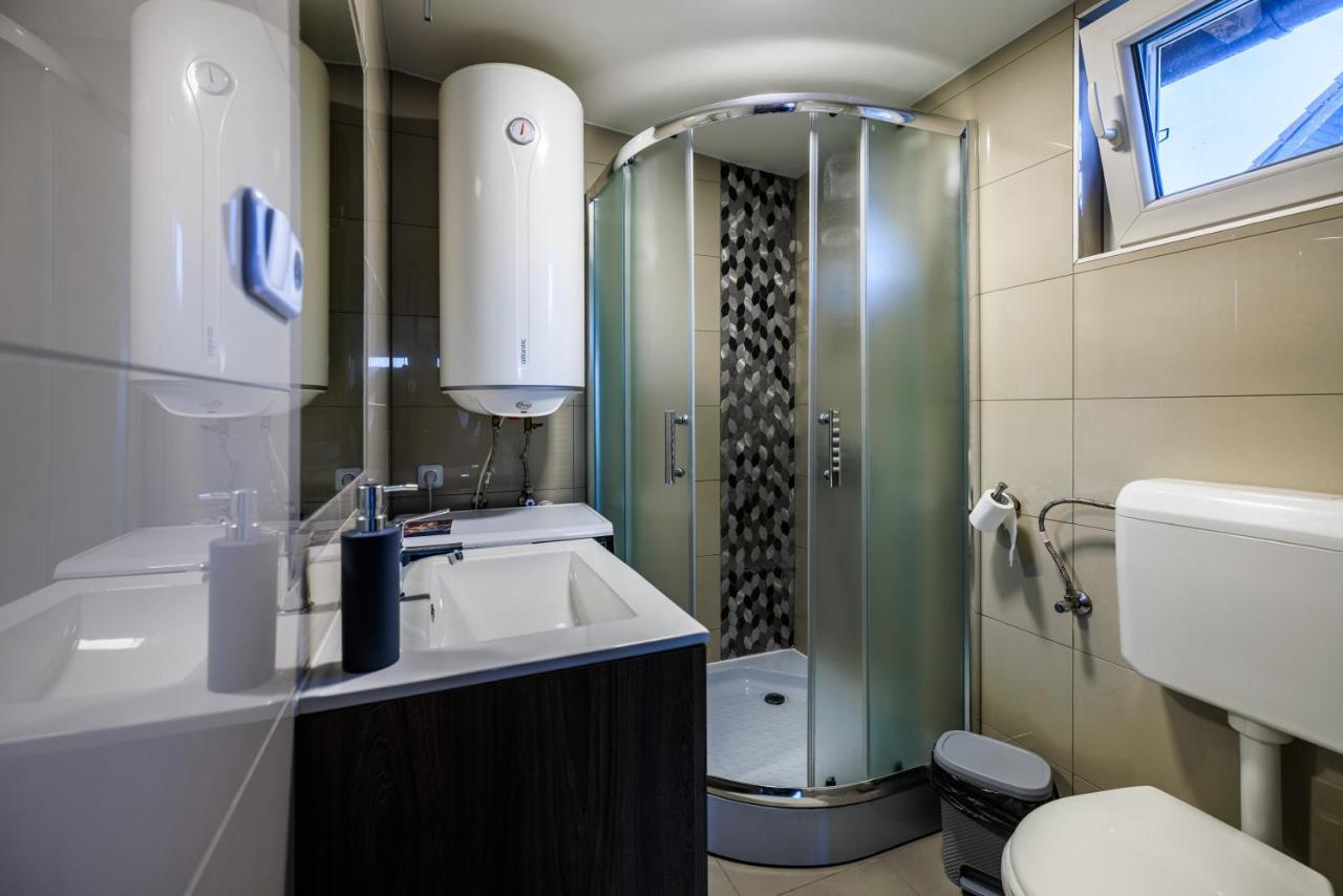 Fekete Orchidea Apartman Балатонкенезе Экстерьер фото