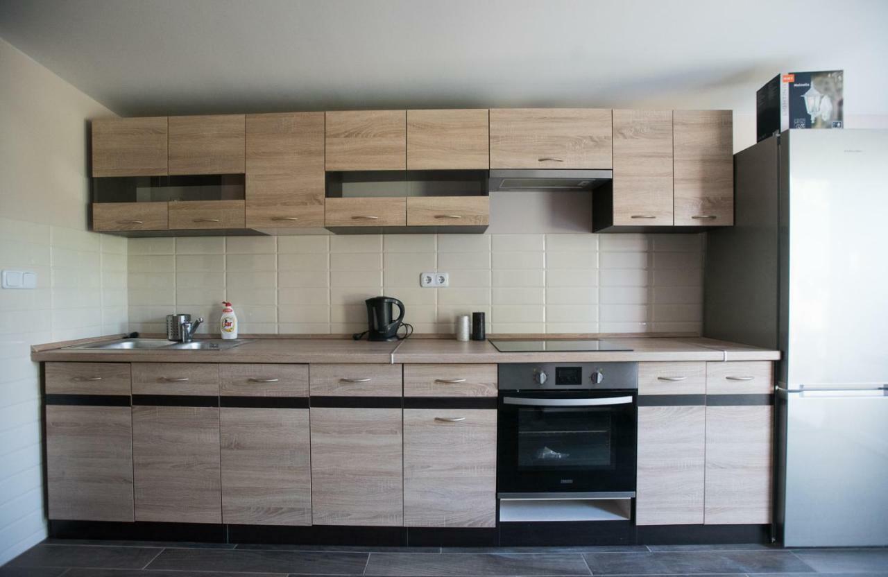 Fekete Orchidea Apartman Балатонкенезе Экстерьер фото